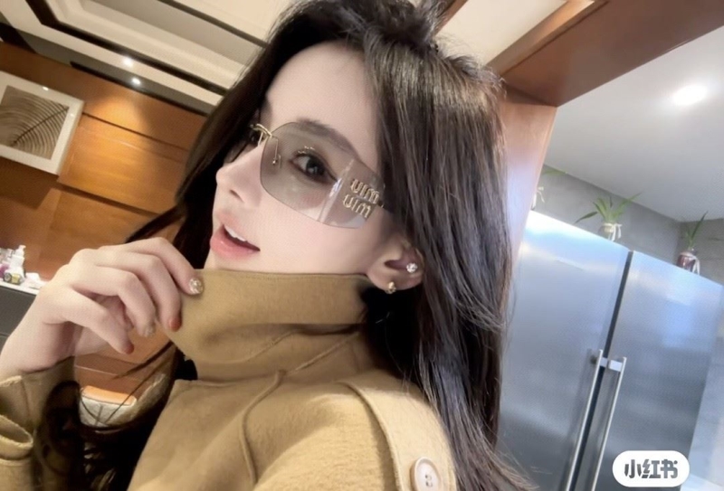 Miu miu Sunglasses